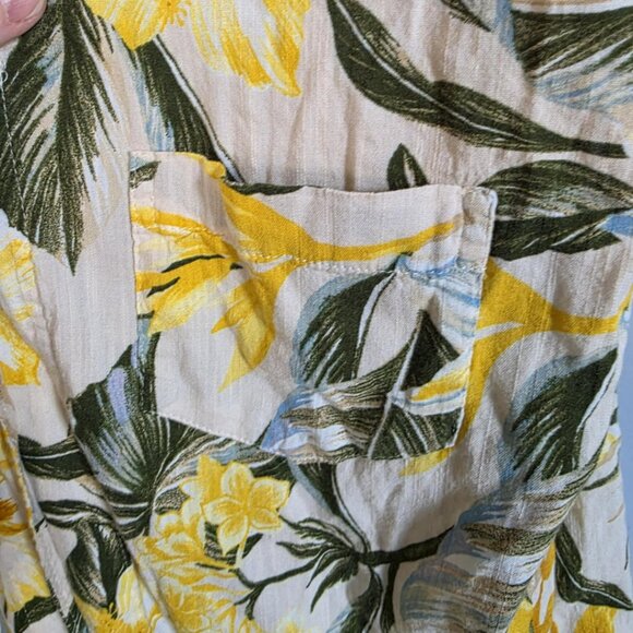 EUC Old Navy Short-Sleeve Tropical Floral Shirt - Picture 4 of 5